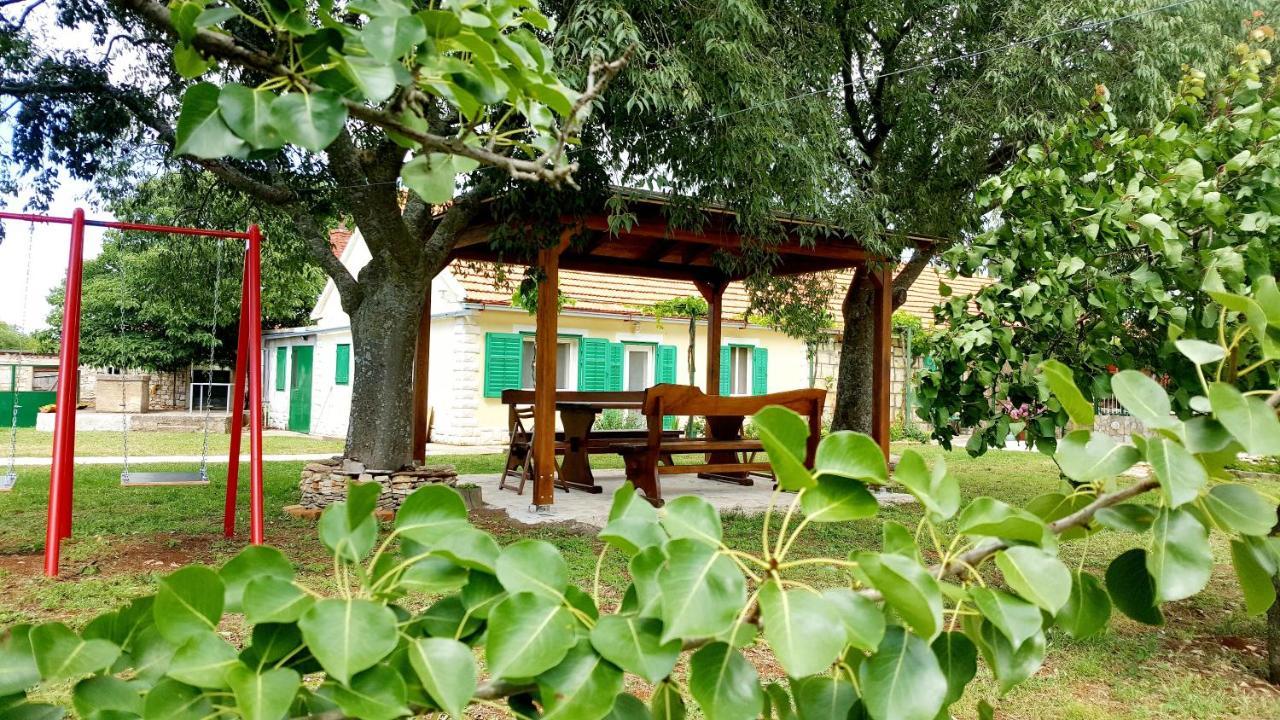 Konjevrate Village House Fafarinka - Close To Krka National Park מראה חיצוני תמונה